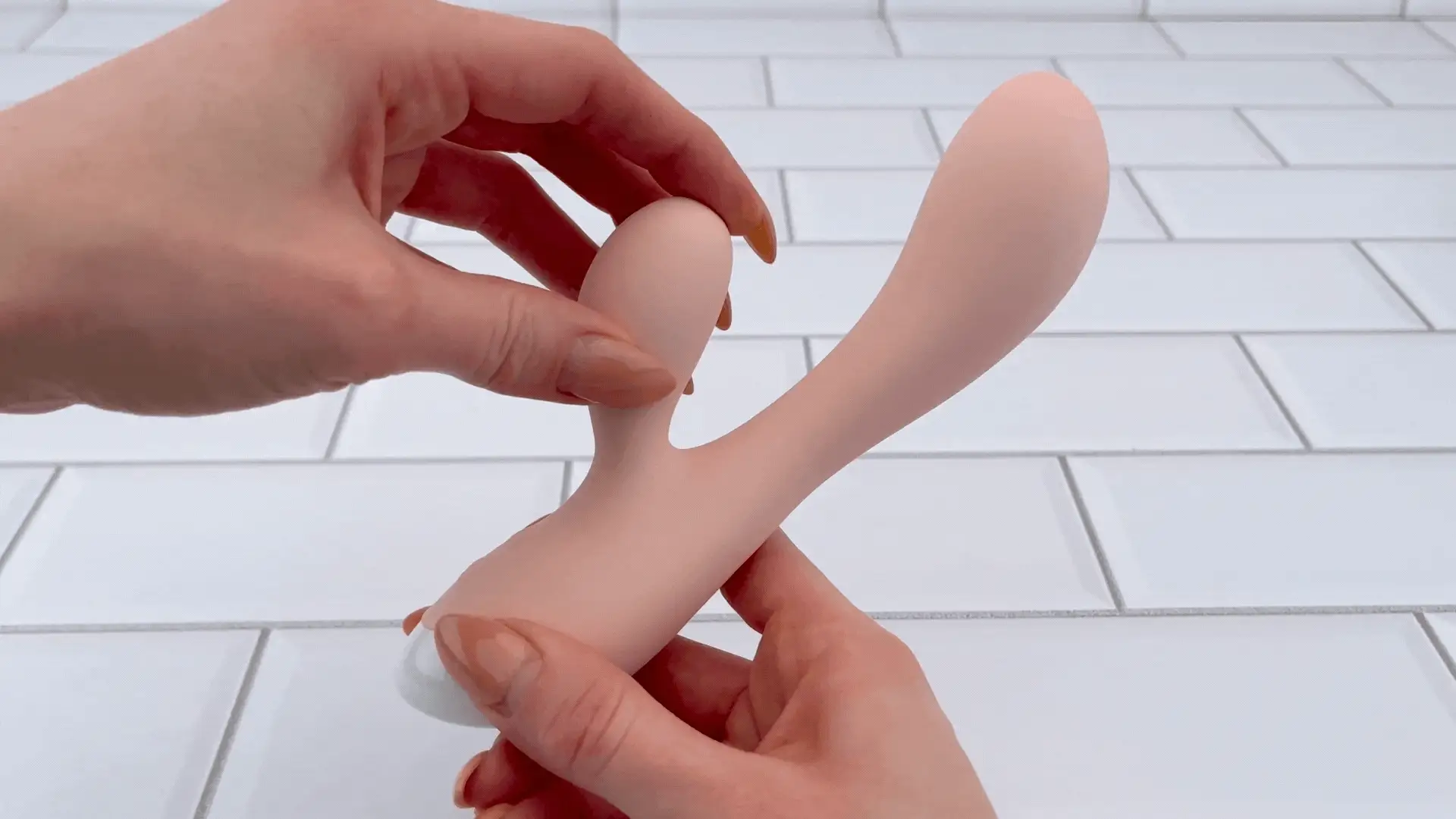 Waterproof Silicone Rechargeable Dual-Action Vibrator - Image 4